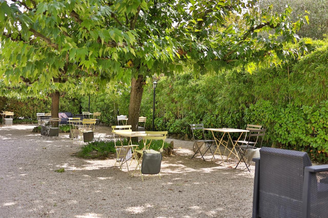 Logis Hôtel Castel Mouisson Barbentane Buitenkant foto